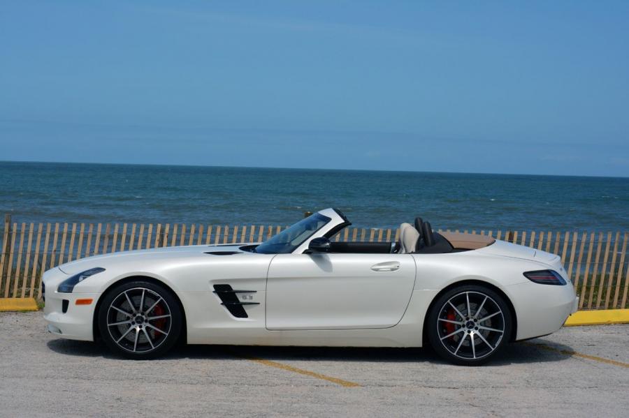  Mercedes-Benz SLS AMG GT Roadster 2013 года  (фото 36 из 37)